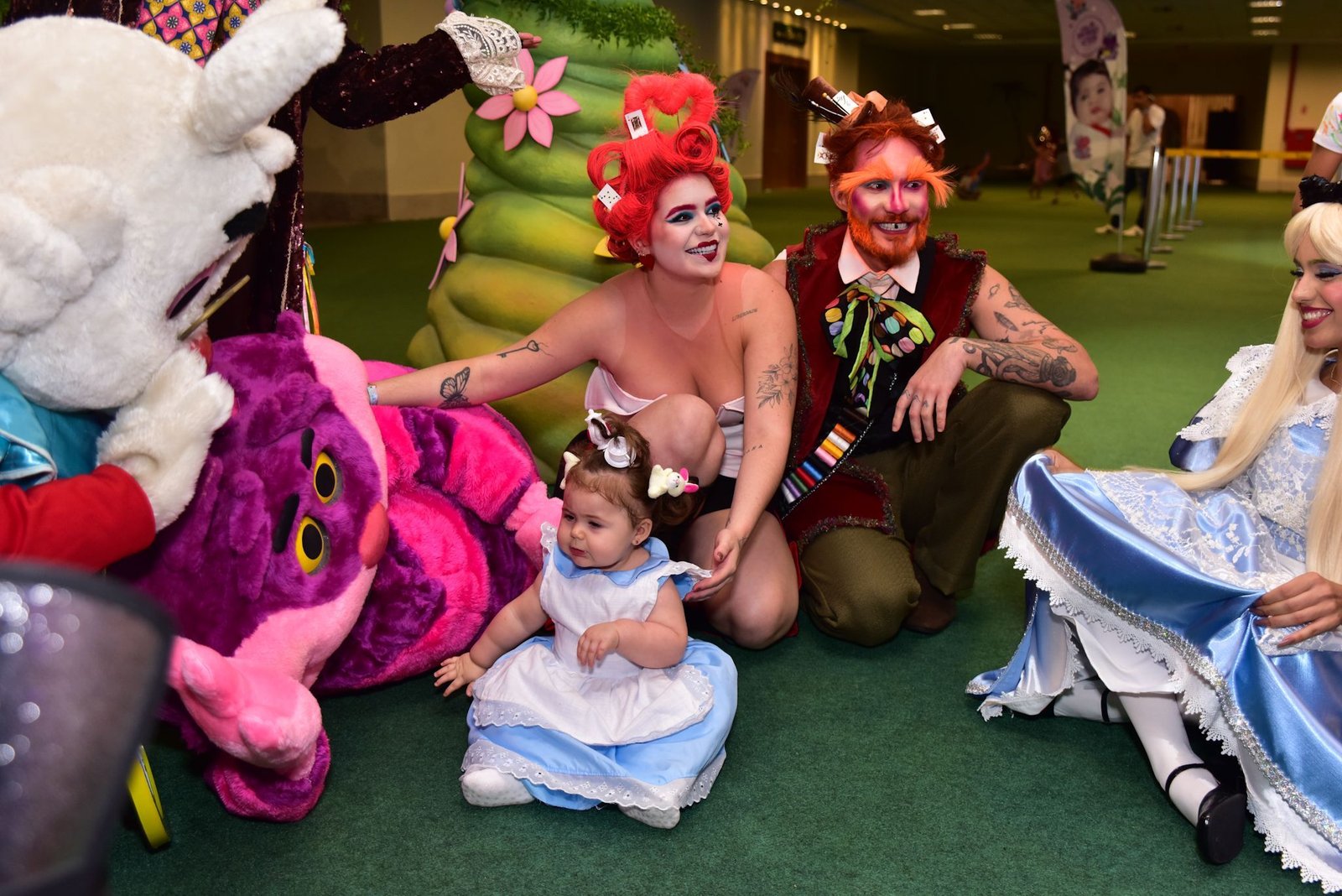 Famosos aderem ao “cabelo maluco“ em festa da filha de Viih Tube; veja fotos