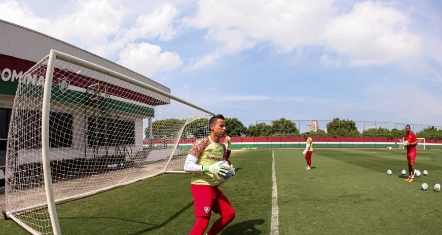 Fluminense estreia no Brasileiro contra o Bragantino com recorde de Fábio