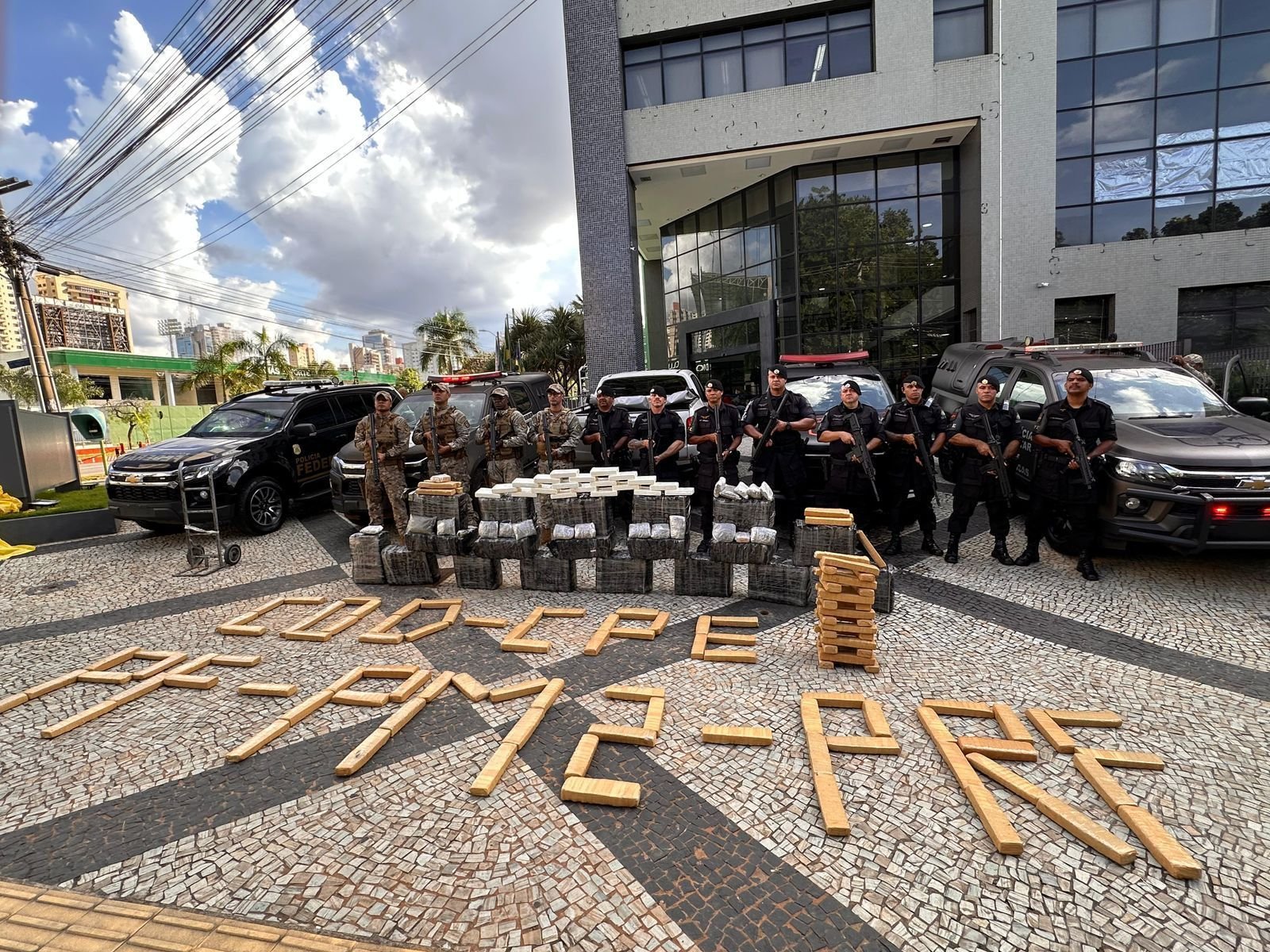 Sequestrador de irmão de Zezé Di Camargo e Luciano é preso em operação de combate ao tráfico de drogas em Goiás