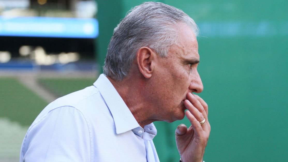 Tite critica cusparada de torcedor do Palmeiras: “Muito feio, cara“; veja