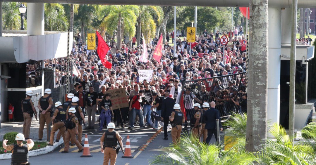 Paraná pede que grevistas sejam enquadrados em atos antidemocráticos