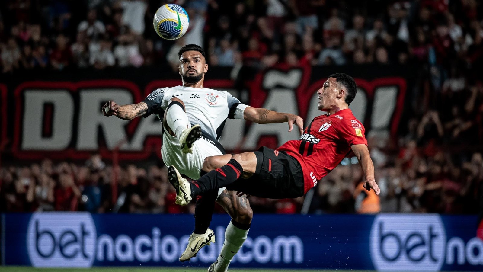 Raniele valoriza entrega do Corinthians e comenta crise vivida pelo clube