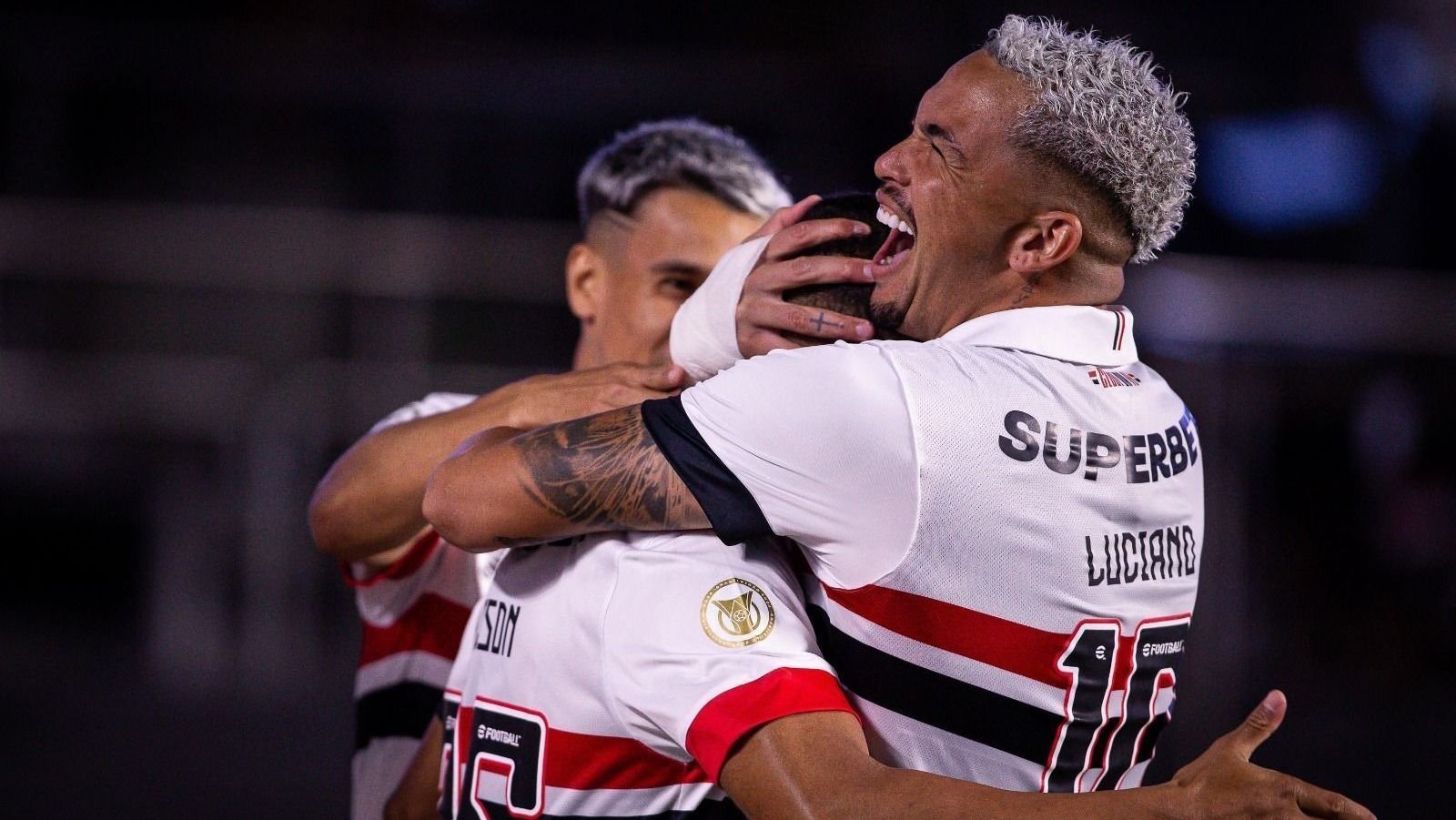 São Paulo vence Criciúma no Morumbis, se recupera e cola no G6 do Brasileirão