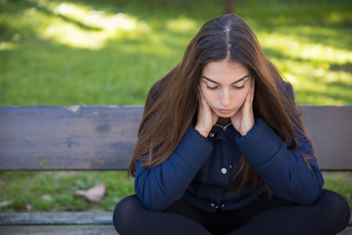 Amor tóxico: Por que é comum adolescentes se apaixonarem por rapazes que lhes fazem mal?