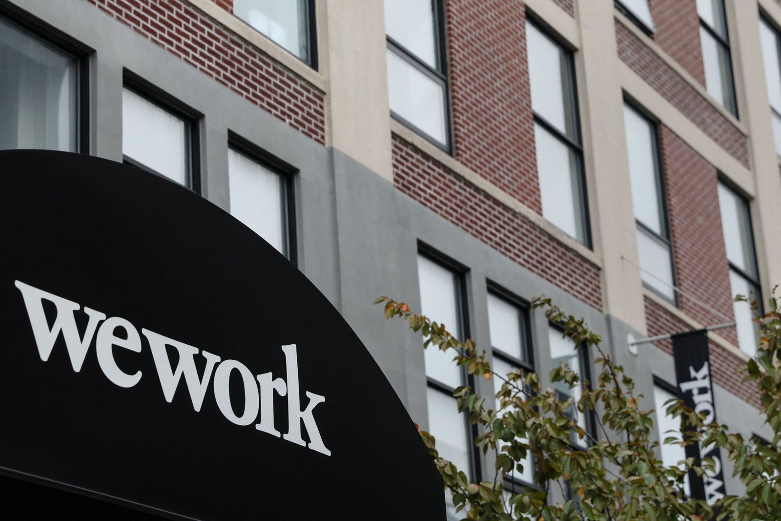 WeWork teria dado calote no Brasil para forçar renegociação de aluguéis, aponta cliente à CNN